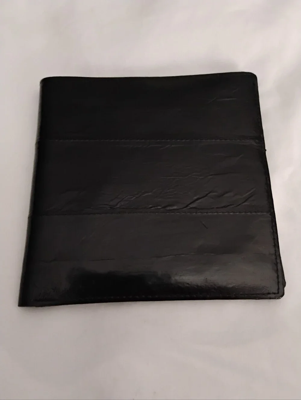 Men's Bifold Eel Skin Wallet